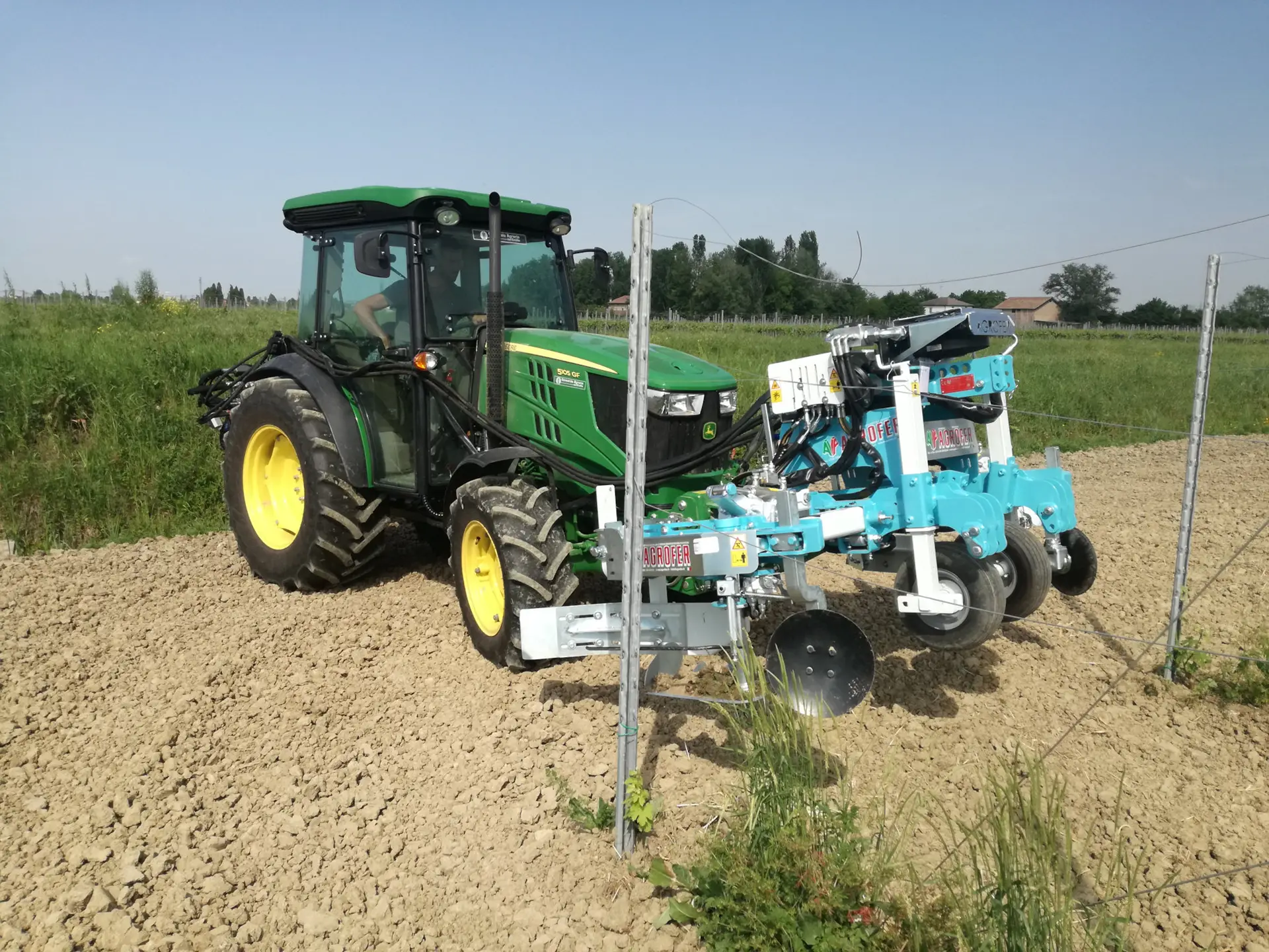 lame-sagomate-che-frantumano-erba