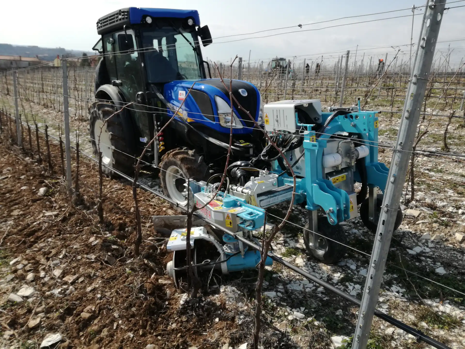 lavorazione-profonde-e-precise-tra-filari